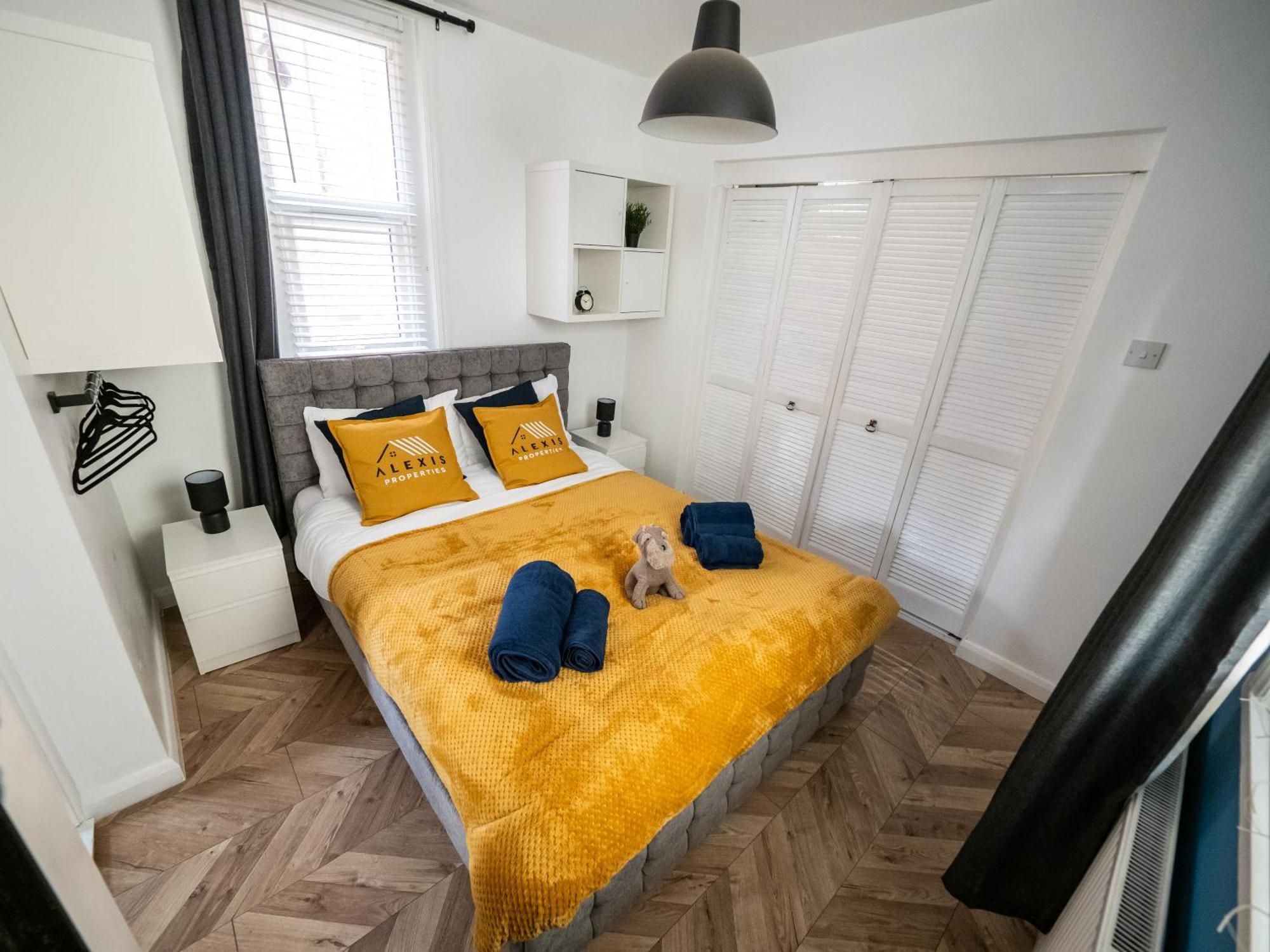 Seaside Retreat: Luxury 1-Bed, Free Parking Leilighet Portsmouth Eksteriør bilde
